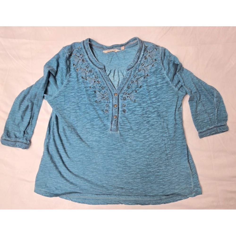 Cactus women's size Medium graphic top featuring a distressed brown and black wa